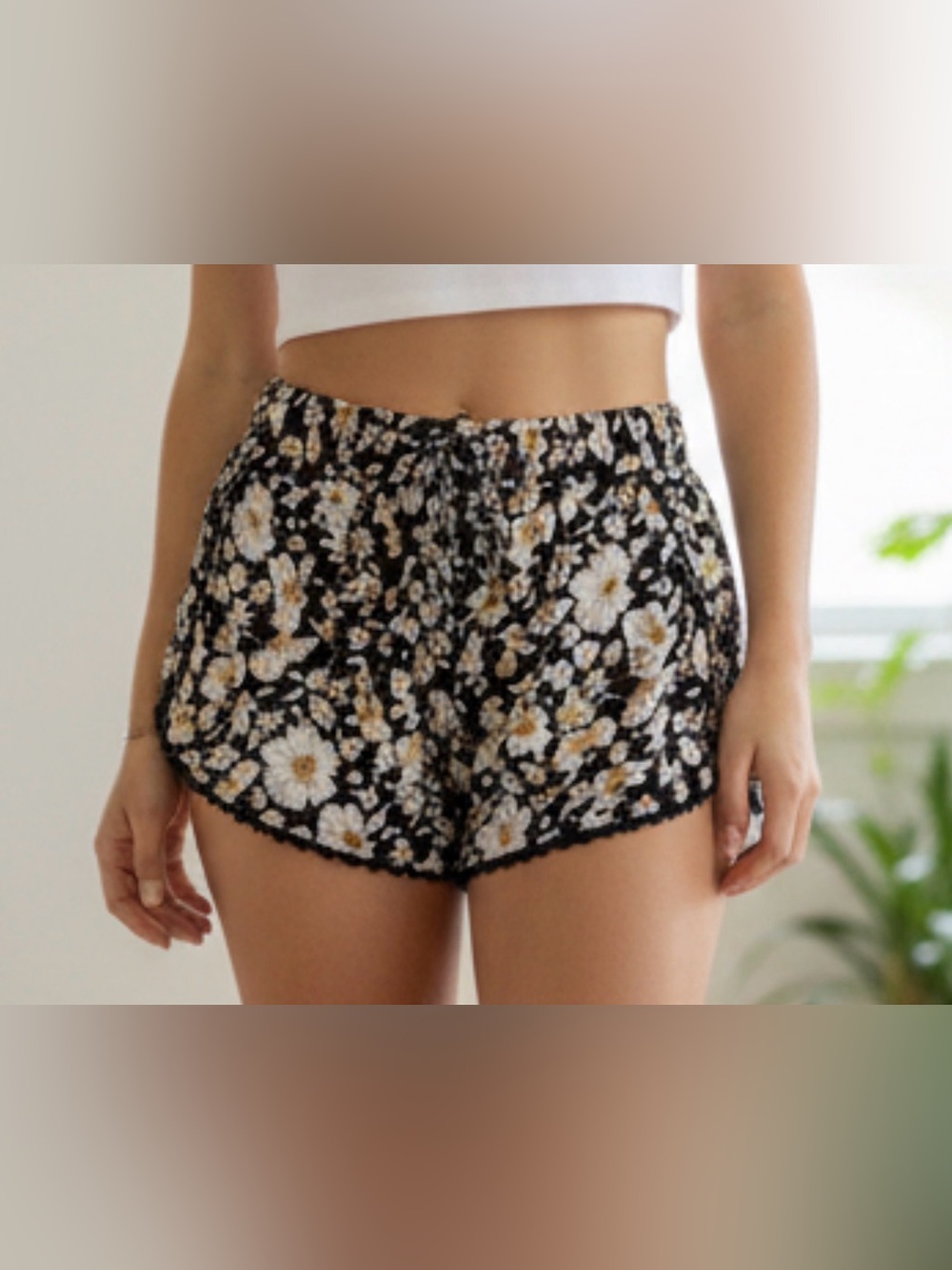 Ecoté Floral Lace Trim Tulip Hem Rayon Shorts Black Cream Mustard Size S